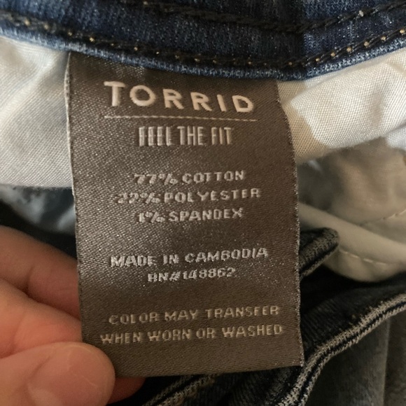 Torrid Luxe Slim Bootcut Jeans Super
Stretch Light Wash Size - Picture 7 of 14